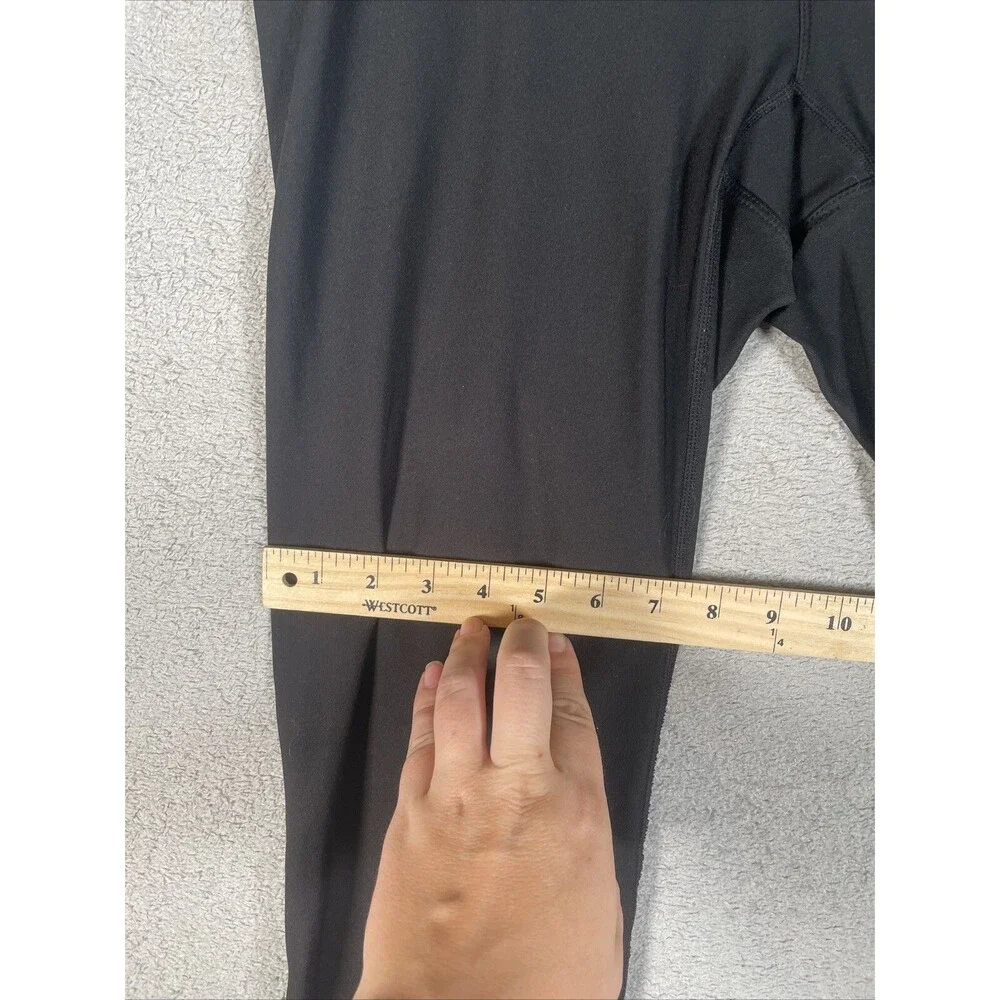 Women’s Nike‎ Capri Joggers Size Medium Dri Fit Black Pants Athleisure Work Out